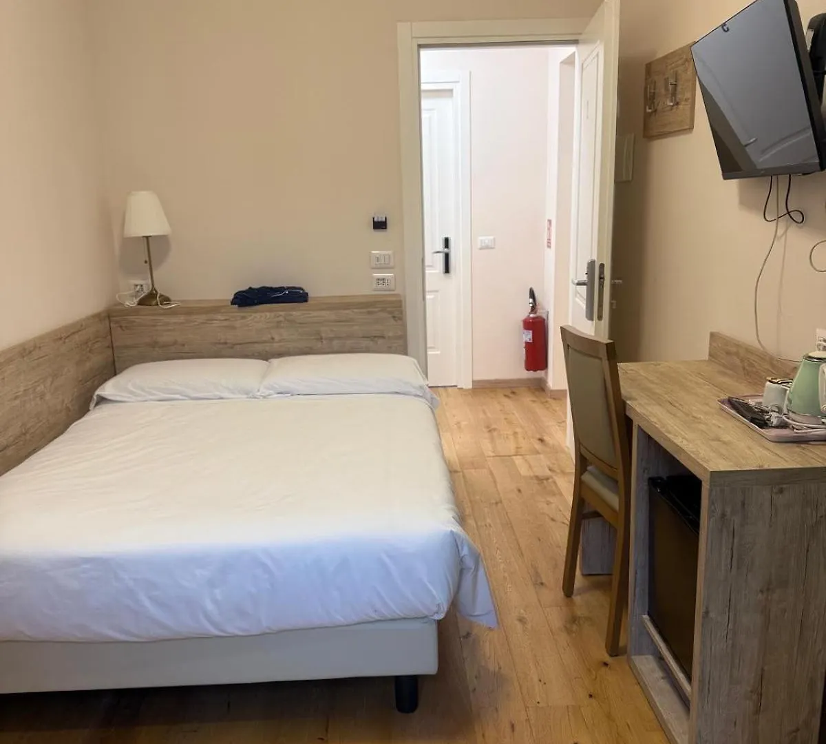 Guest house Guesthouse Central Station Group - Via Ponte Seveso 18 Milan Italy